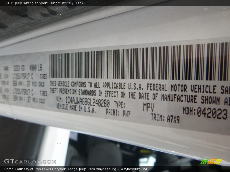Bright White / Black 2016 Jeep Wrangler Sport