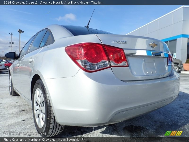 Silver Ice Metallic / Jet Black/Medium Titanium 2014 Chevrolet Cruze LS