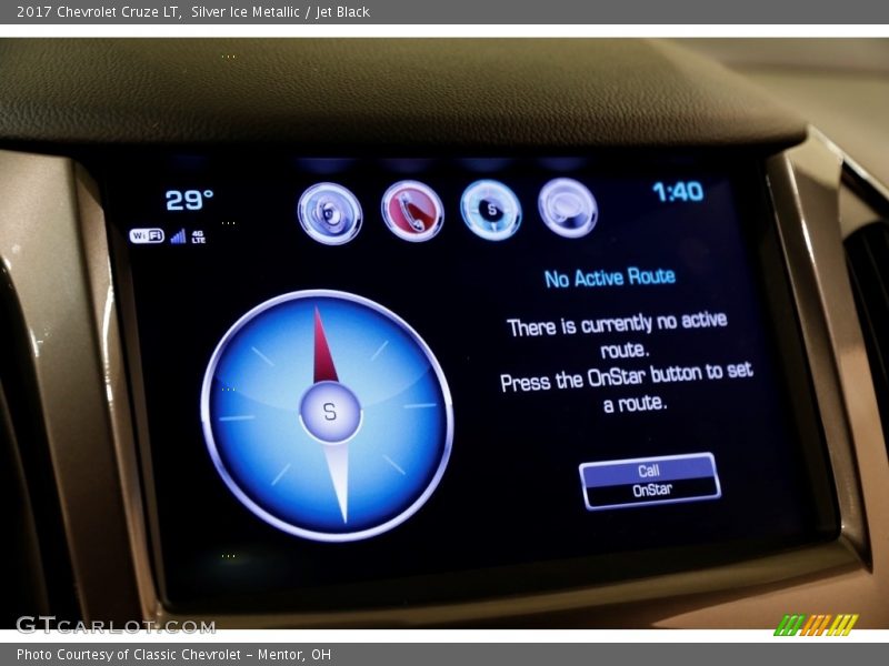 Silver Ice Metallic / Jet Black 2017 Chevrolet Cruze LT