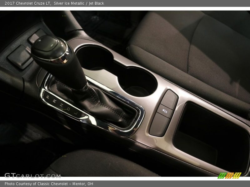 Silver Ice Metallic / Jet Black 2017 Chevrolet Cruze LT