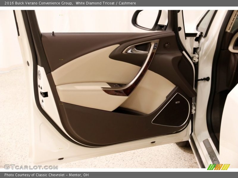 White Diamond Tricoat / Cashmere 2016 Buick Verano Convenience Group