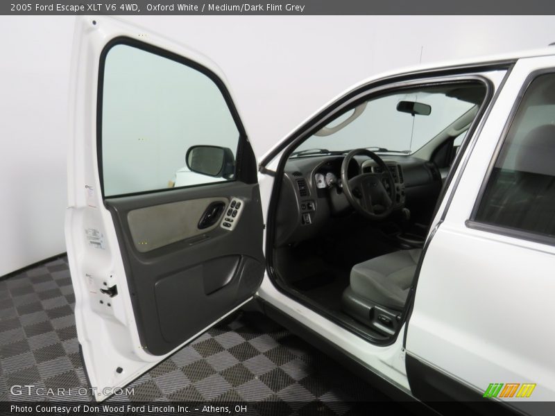 Oxford White / Medium/Dark Flint Grey 2005 Ford Escape XLT V6 4WD