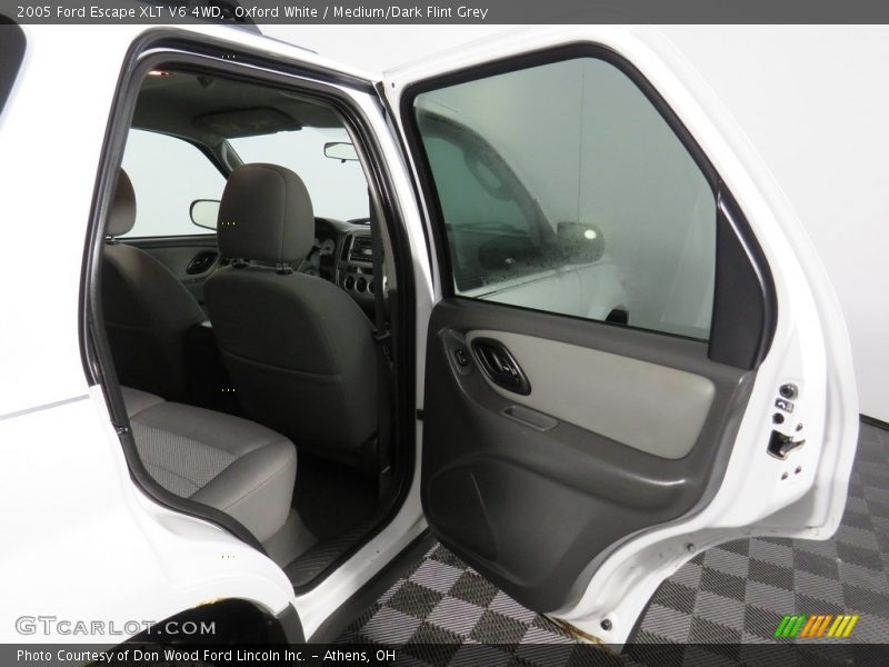 Oxford White / Medium/Dark Flint Grey 2005 Ford Escape XLT V6 4WD