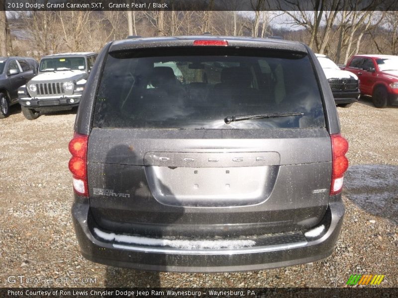 Granite Pearl / Black 2019 Dodge Grand Caravan SXT