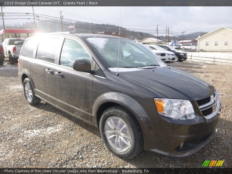 Granite Pearl / Black 2019 Dodge Grand Caravan SXT