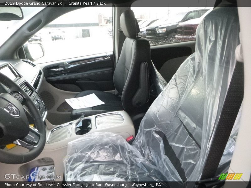Granite Pearl / Black 2019 Dodge Grand Caravan SXT