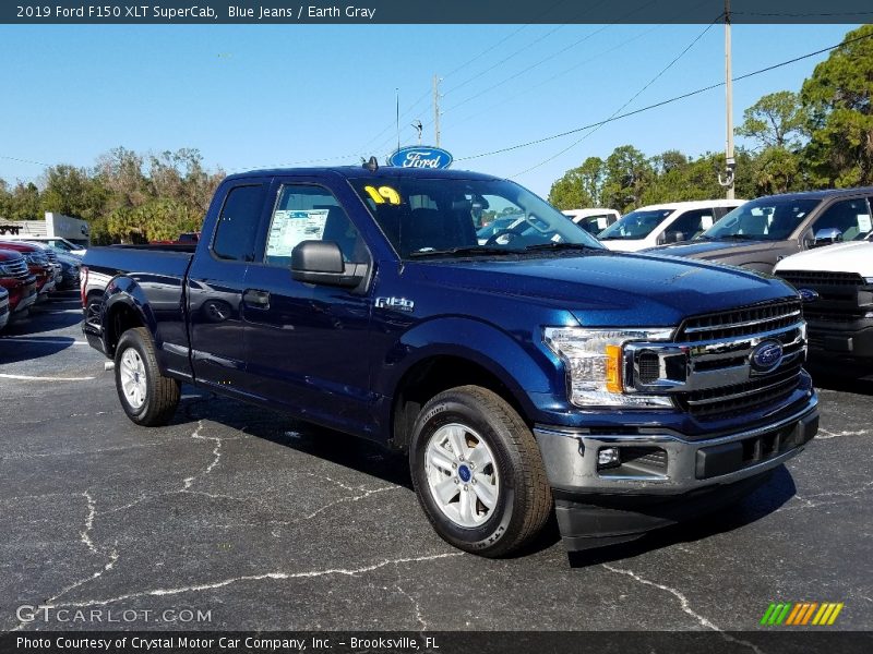 Front 3/4 View of 2019 F150 XLT SuperCab