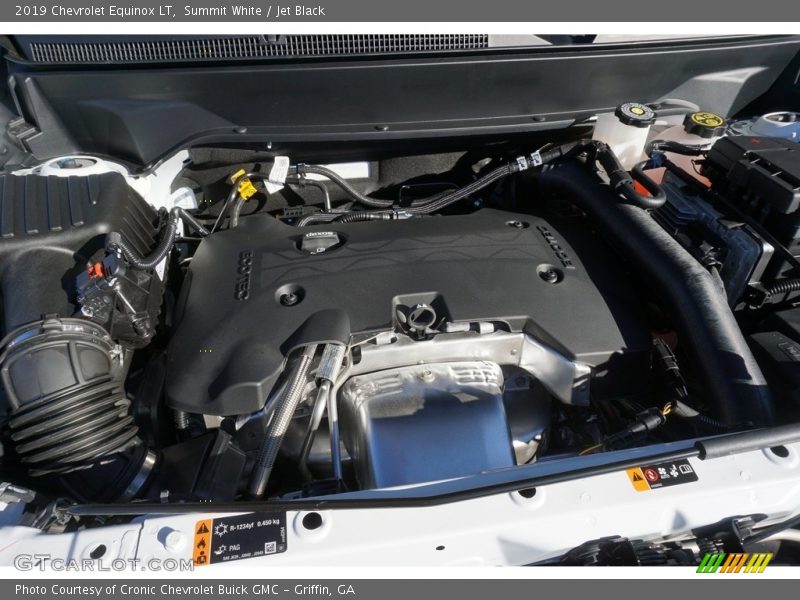 Summit White / Jet Black 2019 Chevrolet Equinox LT
