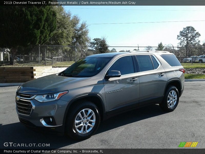 Pepperdust Metallic / Dark Atmosphere/Medium Ash Gray 2019 Chevrolet Traverse LT