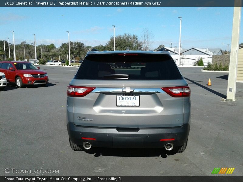 Pepperdust Metallic / Dark Atmosphere/Medium Ash Gray 2019 Chevrolet Traverse LT