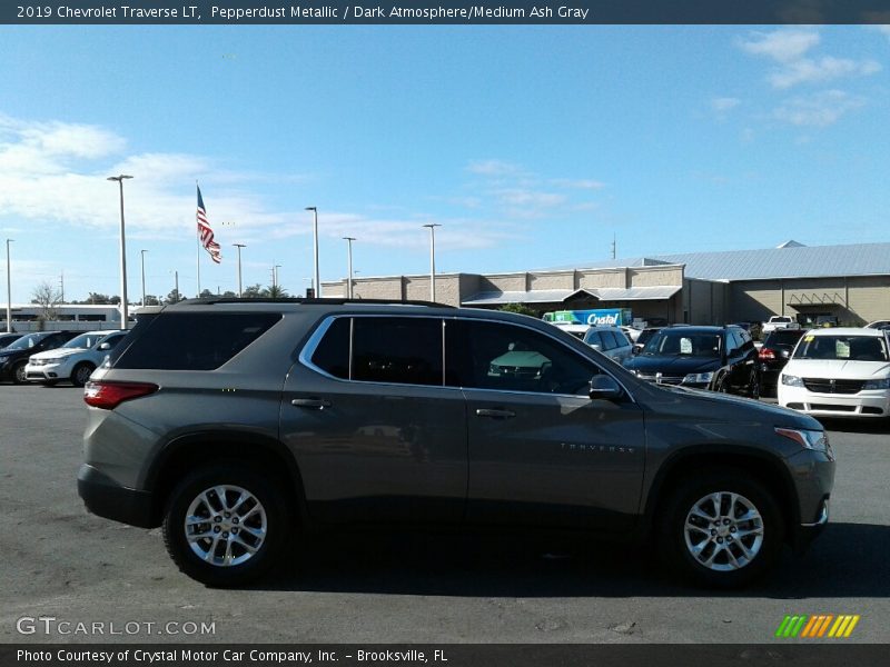 Pepperdust Metallic / Dark Atmosphere/Medium Ash Gray 2019 Chevrolet Traverse LT