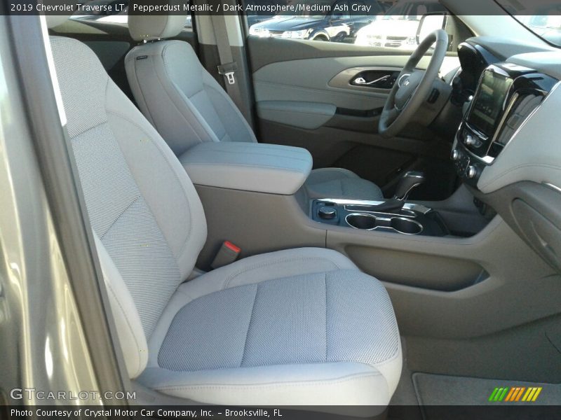 Pepperdust Metallic / Dark Atmosphere/Medium Ash Gray 2019 Chevrolet Traverse LT