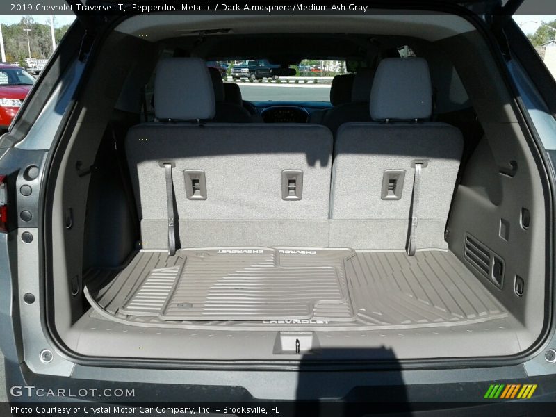 Pepperdust Metallic / Dark Atmosphere/Medium Ash Gray 2019 Chevrolet Traverse LT