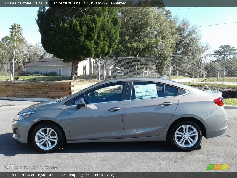 Pepperdust Metallic / Jet Black/­Galvanized 2019 Chevrolet Cruze LT