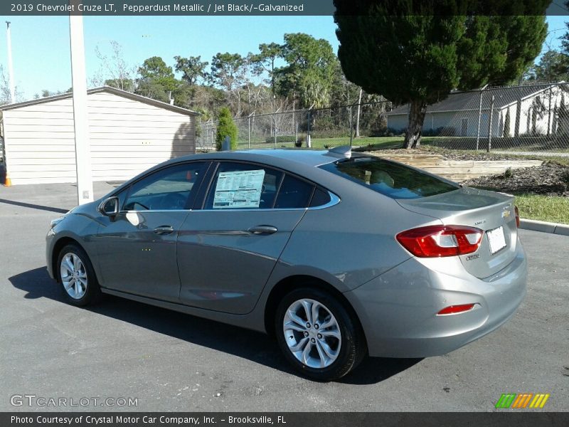 Pepperdust Metallic / Jet Black/­Galvanized 2019 Chevrolet Cruze LT