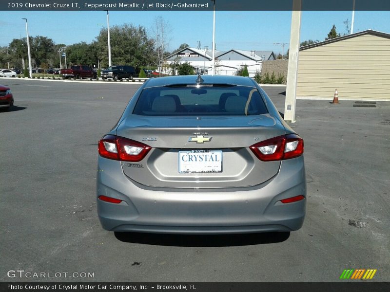 Pepperdust Metallic / Jet Black/­Galvanized 2019 Chevrolet Cruze LT