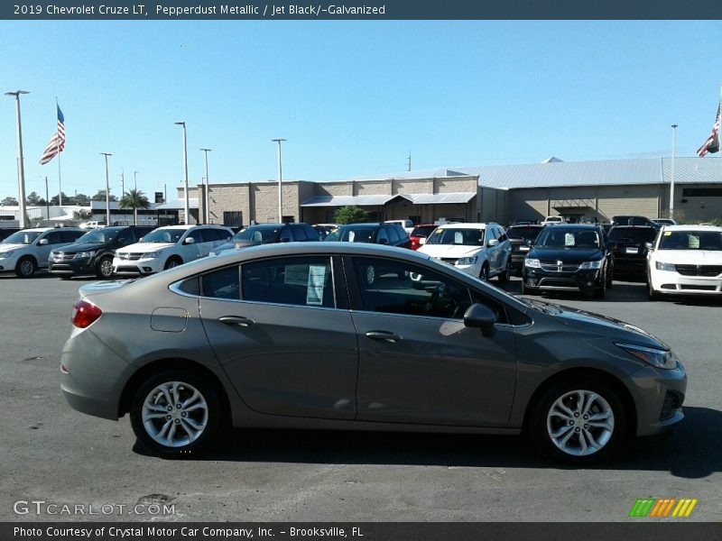 Pepperdust Metallic / Jet Black/­Galvanized 2019 Chevrolet Cruze LT