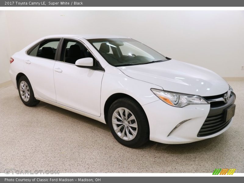 Super White / Black 2017 Toyota Camry LE