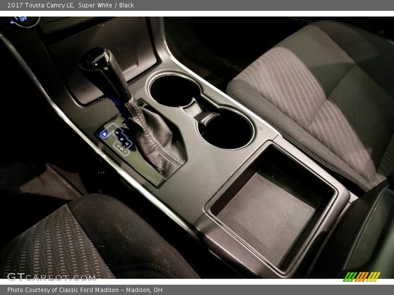 Super White / Black 2017 Toyota Camry LE