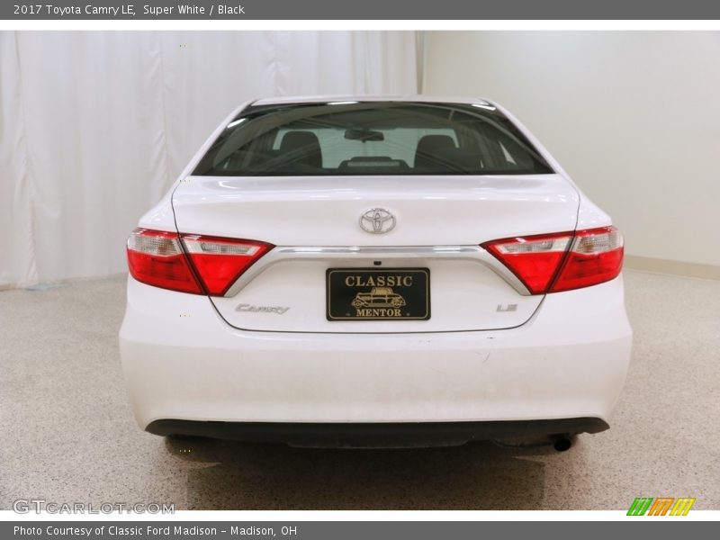 Super White / Black 2017 Toyota Camry LE
