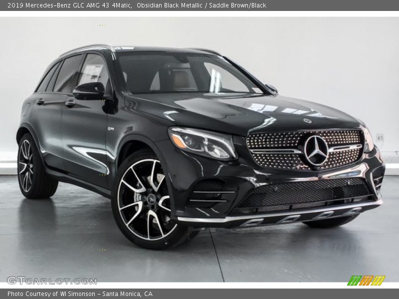 Front 3/4 View of 2019 GLC AMG 43 4Matic