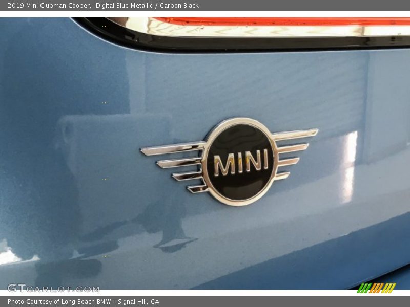 Digital Blue Metallic / Carbon Black 2019 Mini Clubman Cooper