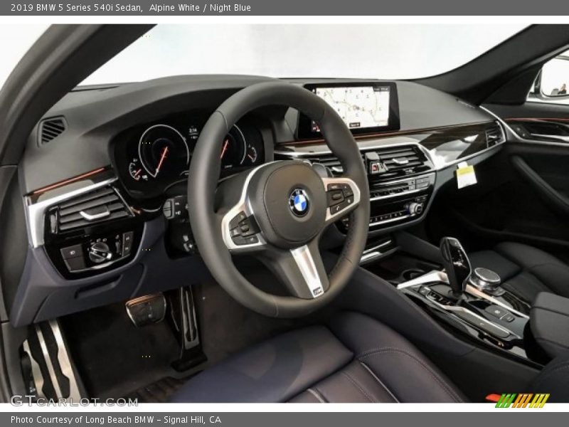 Alpine White / Night Blue 2019 BMW 5 Series 540i Sedan