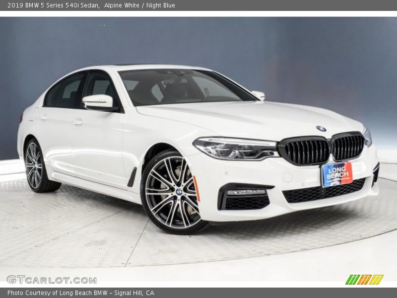 Alpine White / Night Blue 2019 BMW 5 Series 540i Sedan
