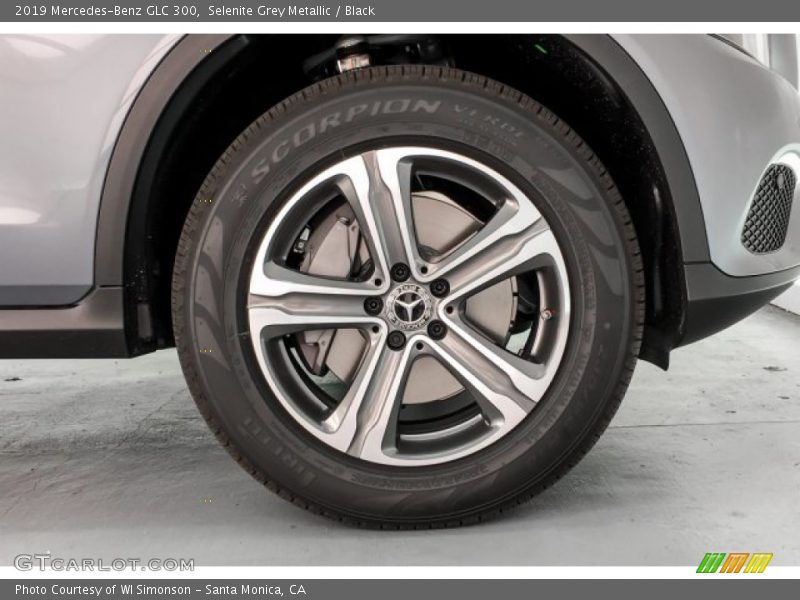 Selenite Grey Metallic / Black 2019 Mercedes-Benz GLC 300
