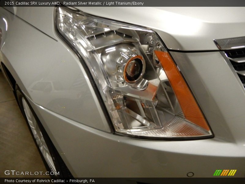 Radiant Silver Metallic / Light Titanium/Ebony 2015 Cadillac SRX Luxury AWD