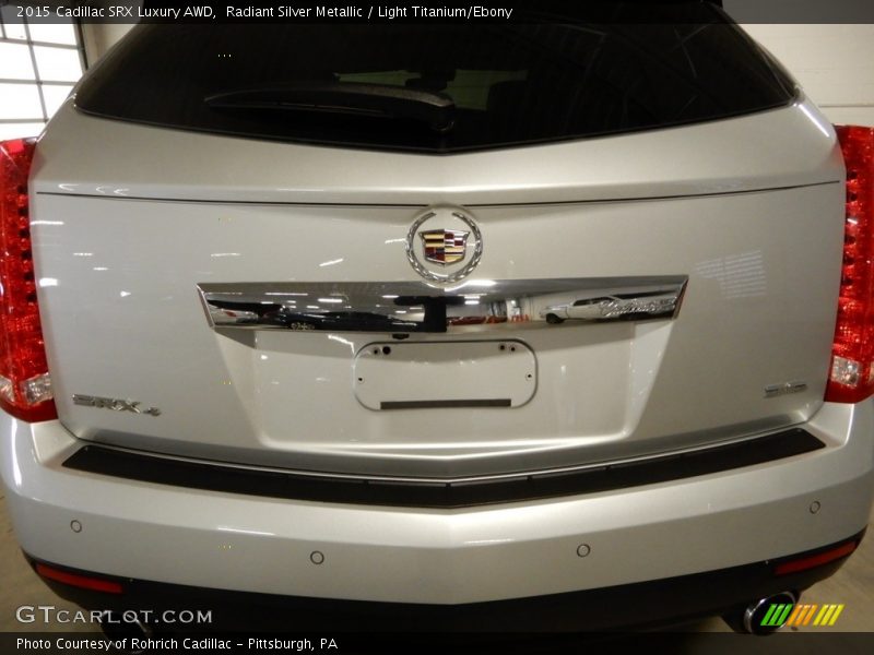 Radiant Silver Metallic / Light Titanium/Ebony 2015 Cadillac SRX Luxury AWD