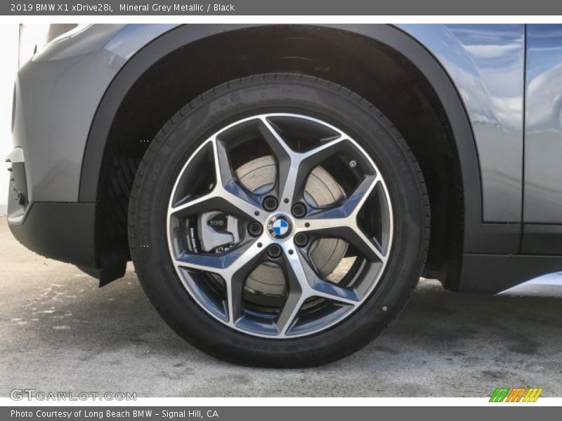 Mineral Grey Metallic / Black 2019 BMW X1 xDrive28i