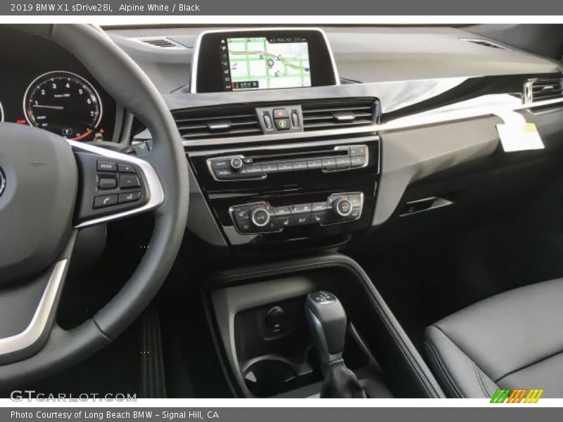 Alpine White / Black 2019 BMW X1 sDrive28i