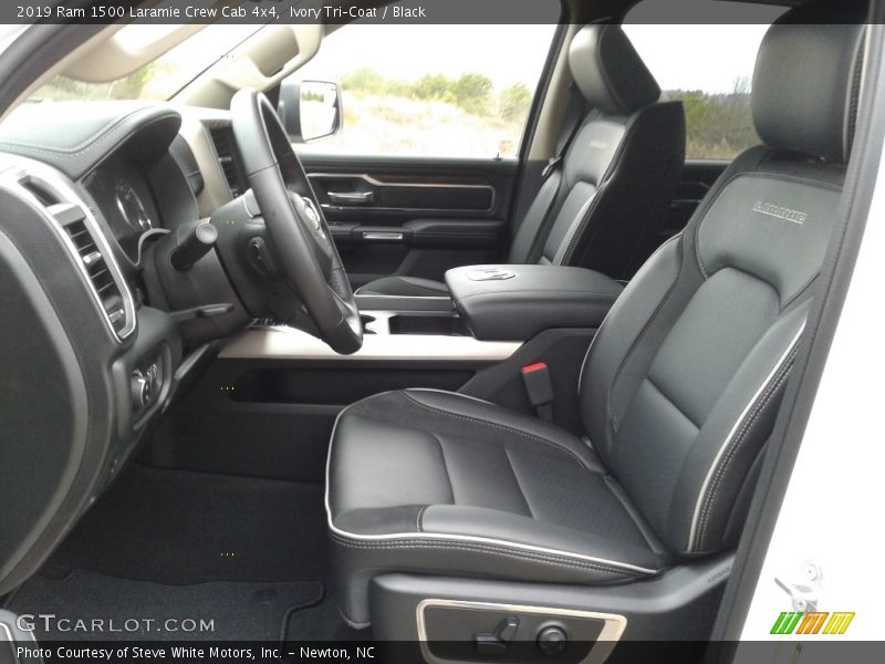 Ivory Tri–Coat / Black 2019 Ram 1500 Laramie Crew Cab 4x4
