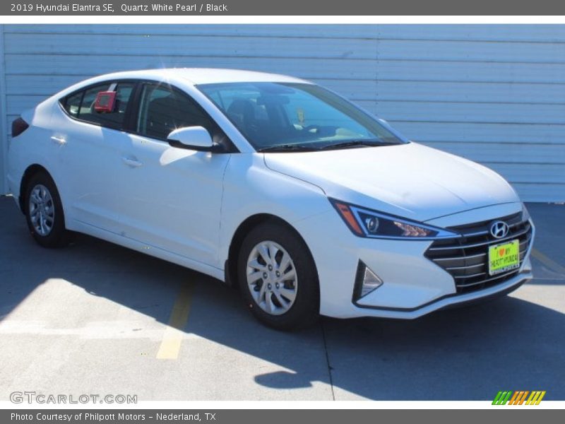 Quartz White Pearl / Black 2019 Hyundai Elantra SE