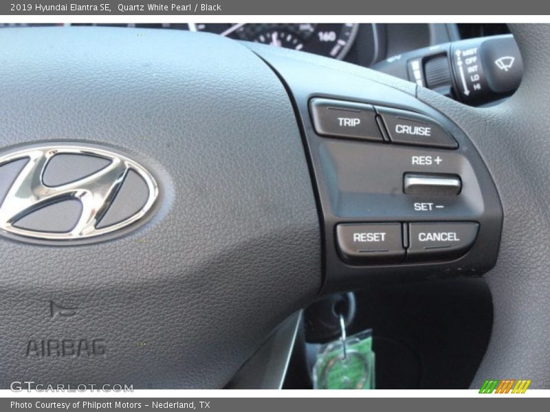 Quartz White Pearl / Black 2019 Hyundai Elantra SE