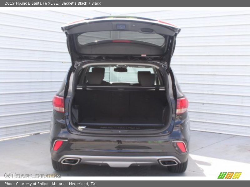 Becketts Black / Black 2019 Hyundai Santa Fe XL SE