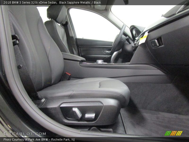 Black Sapphire Metallic / Black 2018 BMW 3 Series 320i xDrive Sedan