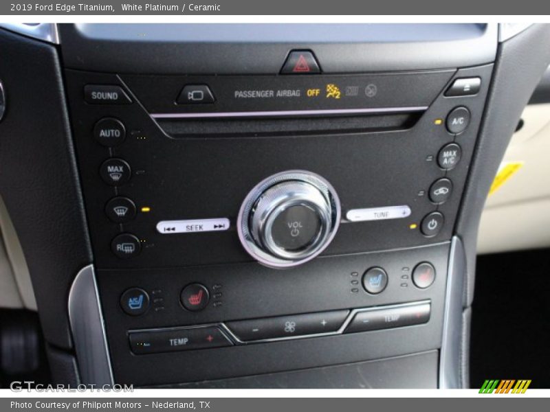 White Platinum / Ceramic 2019 Ford Edge Titanium