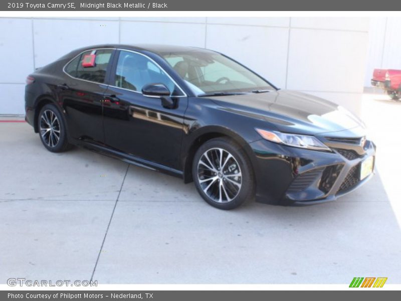 Midnight Black Metallic / Black 2019 Toyota Camry SE