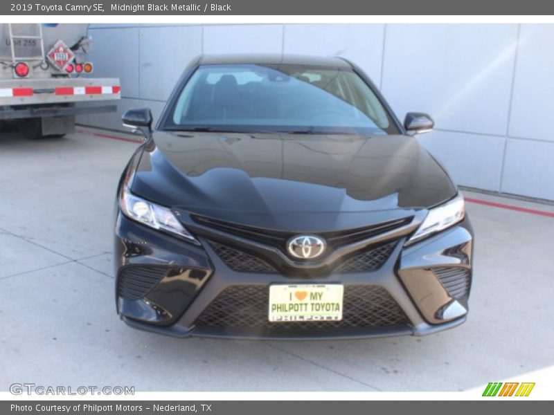 Midnight Black Metallic / Black 2019 Toyota Camry SE