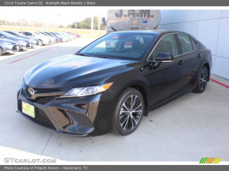 Midnight Black Metallic / Black 2019 Toyota Camry SE