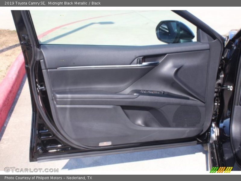 Midnight Black Metallic / Black 2019 Toyota Camry SE