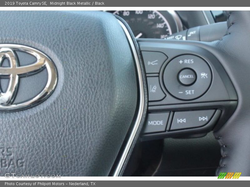 Midnight Black Metallic / Black 2019 Toyota Camry SE
