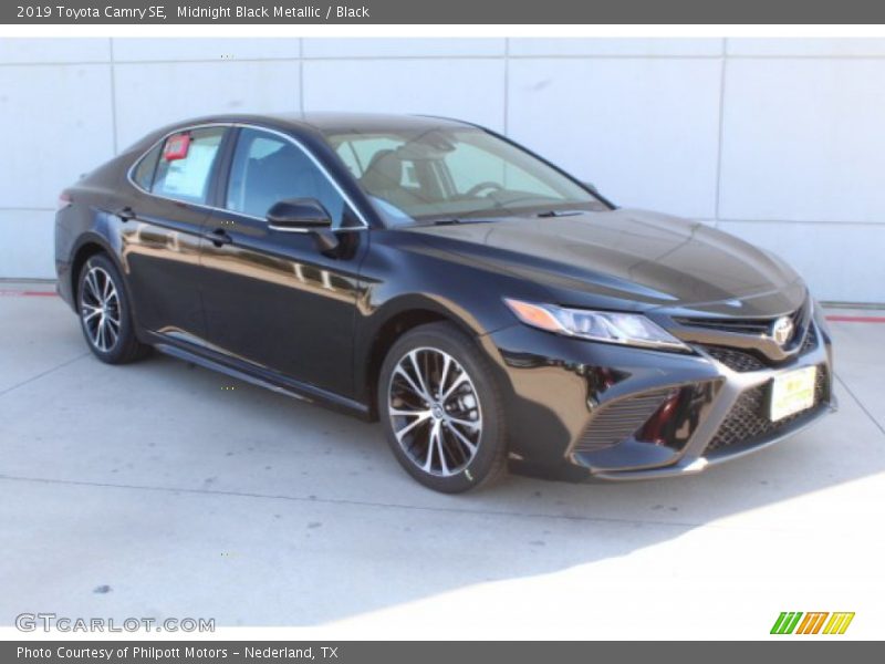 Midnight Black Metallic / Black 2019 Toyota Camry SE