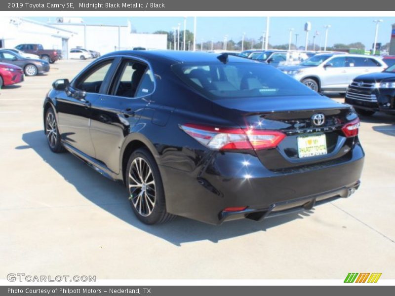 Midnight Black Metallic / Black 2019 Toyota Camry SE