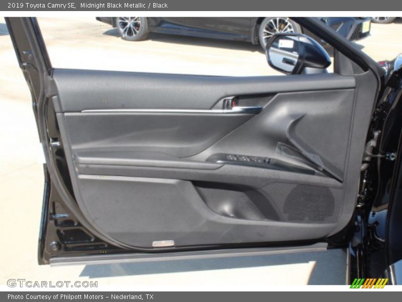 Midnight Black Metallic / Black 2019 Toyota Camry SE