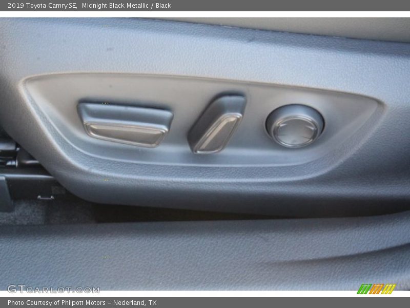 Midnight Black Metallic / Black 2019 Toyota Camry SE