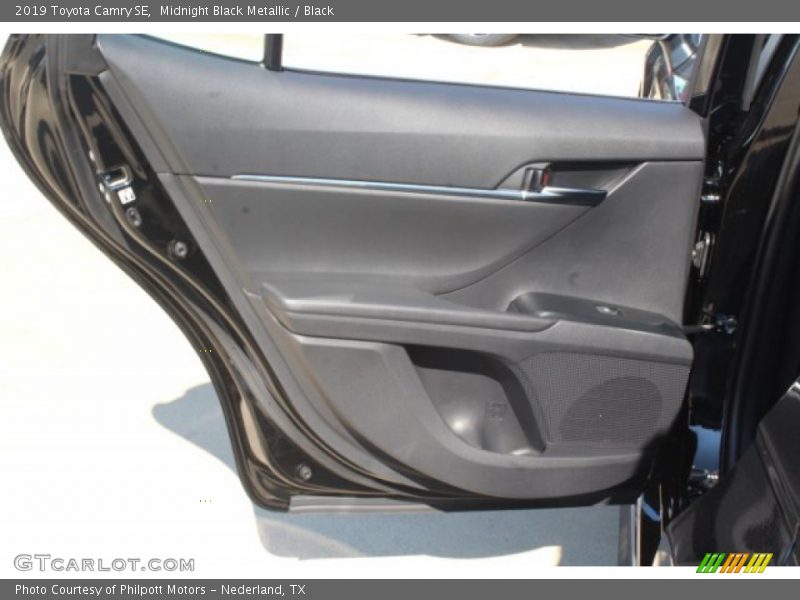 Midnight Black Metallic / Black 2019 Toyota Camry SE