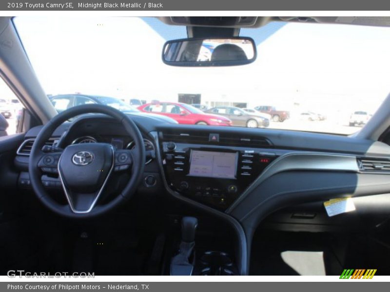Midnight Black Metallic / Black 2019 Toyota Camry SE